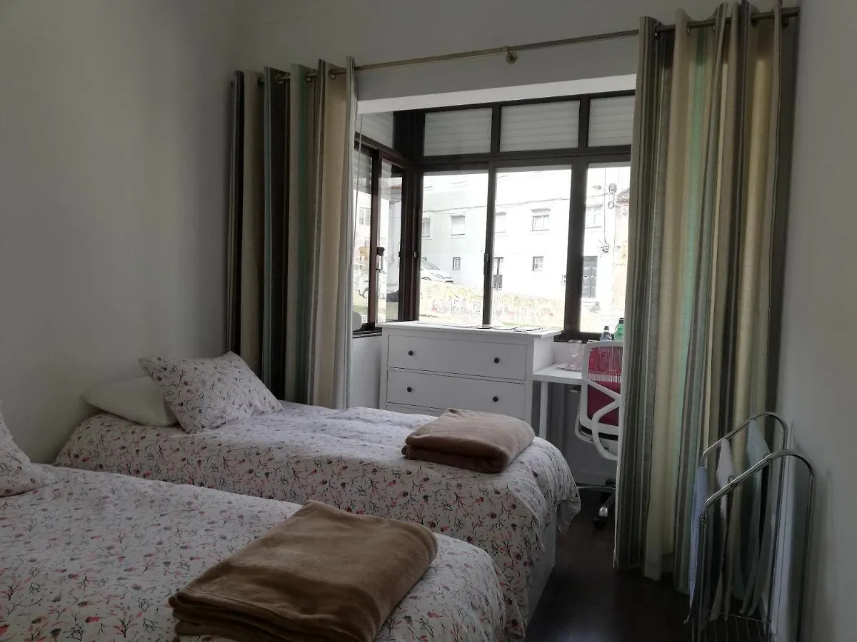 Anthony'S Place Almada