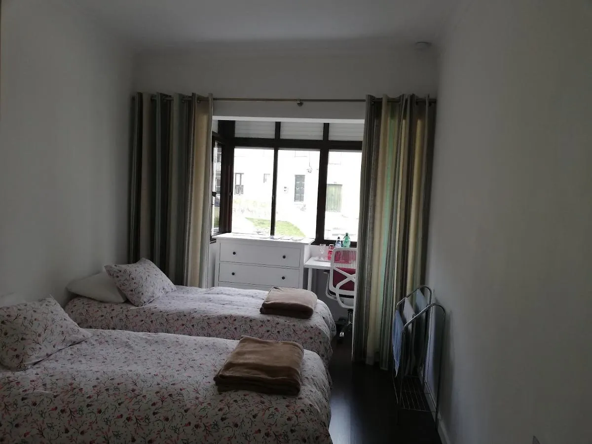 Anthony'S Place Almada Privatunterkunft