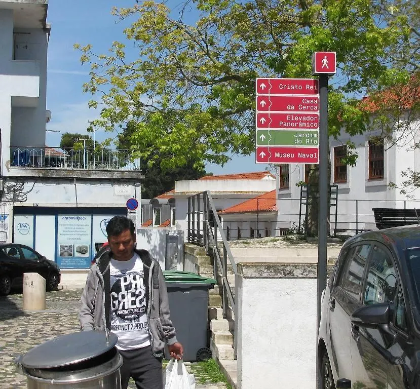 Homestay Anthony'S Place Almada Portugal
