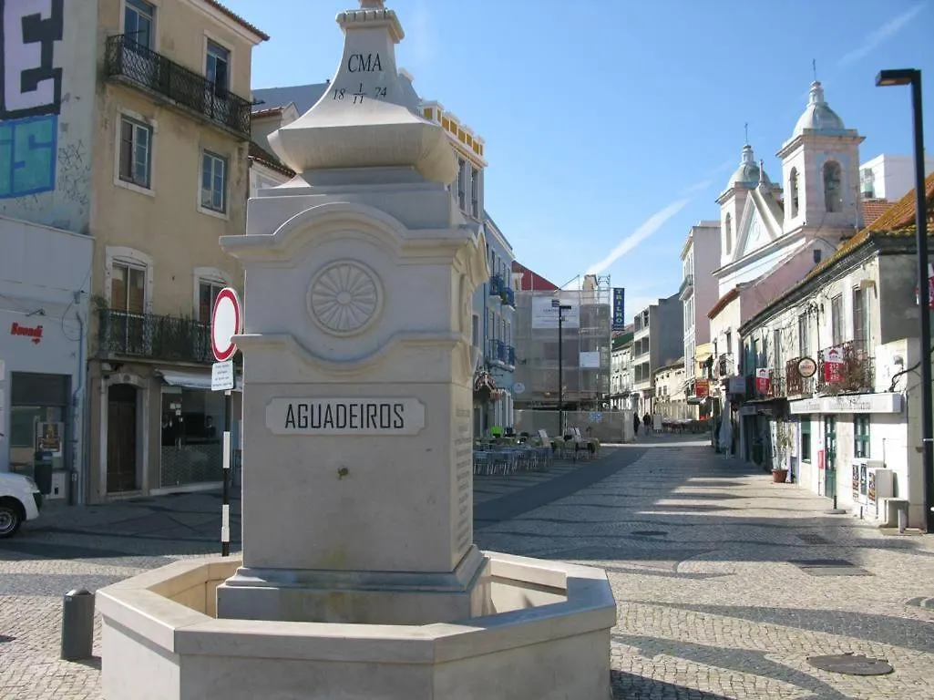 Anthony'S Place Almada 0*,