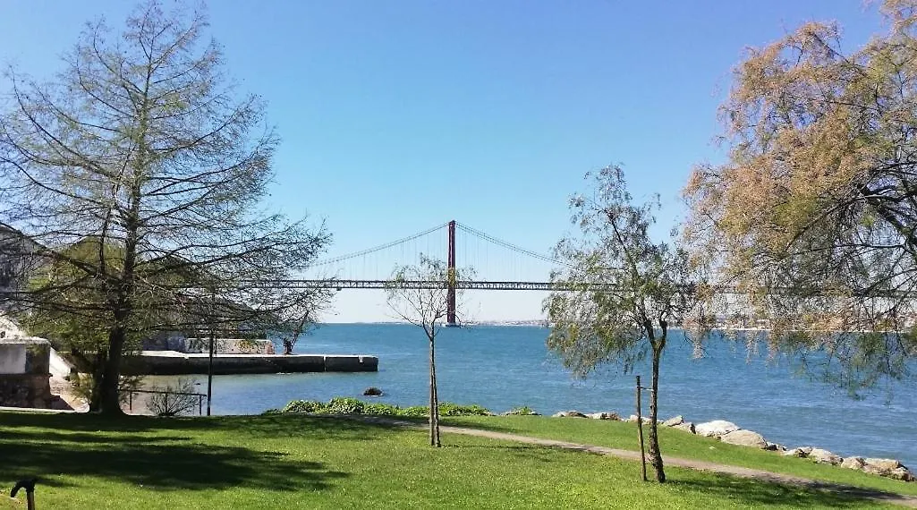 Privatunterkunft Anthony'S Place Almada