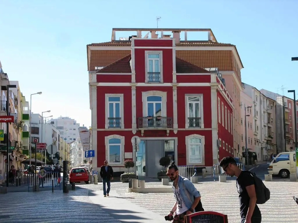 Anthony'S Place Almada